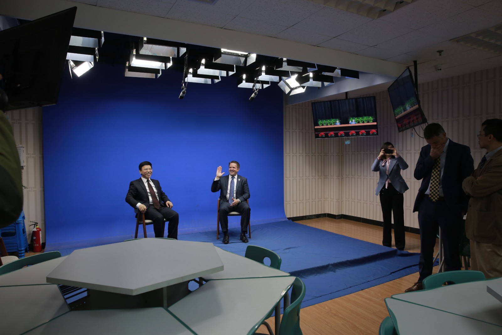 美国东肯塔基大学校长一行访问我校